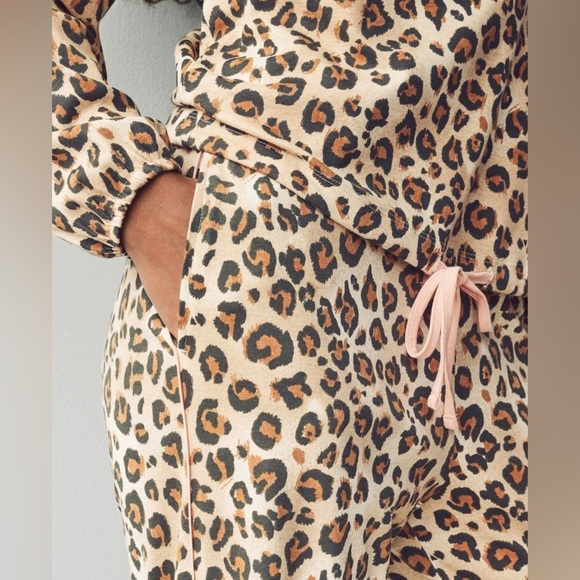 Love University Leopard Print Lounge Set Cropped Bubble Top Elastic Band Ankle - Picture 11 of 11